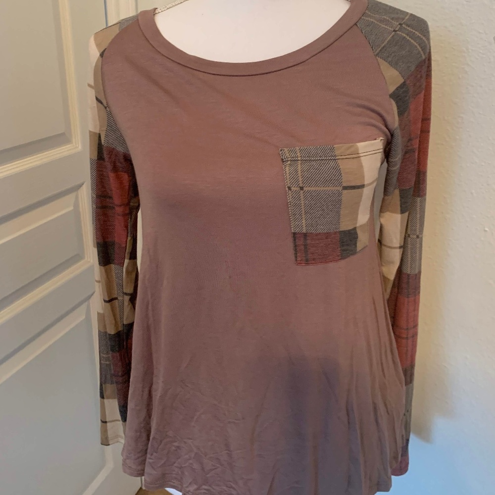 Plaid Sleeve Pocket Long Sleeve Tee